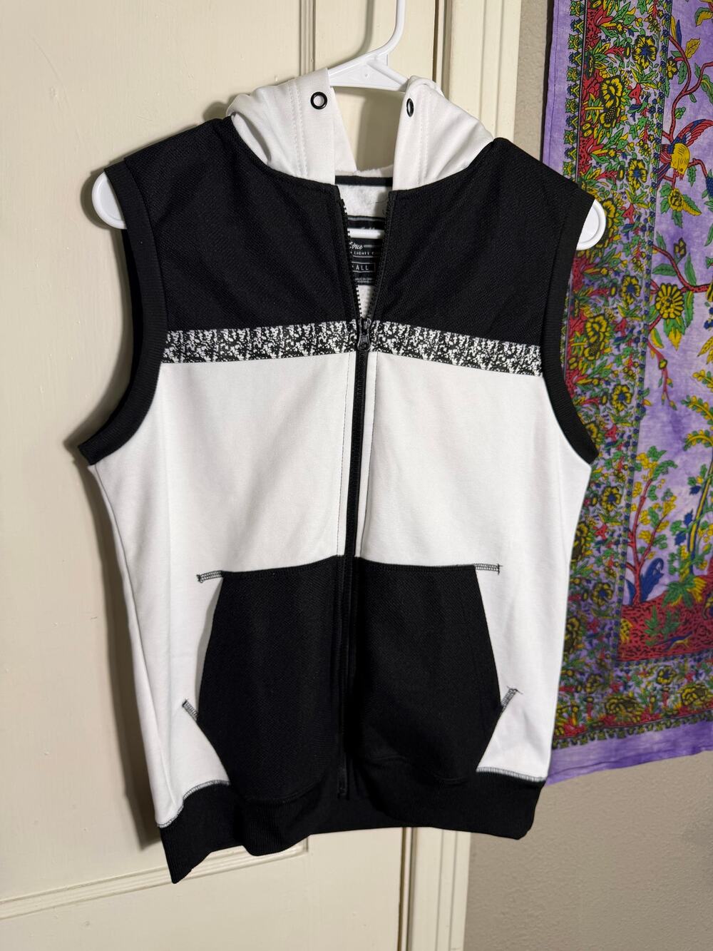 Modern Culture Sleeveless Hoodie Small Black White Zip Up Streetwear Vest